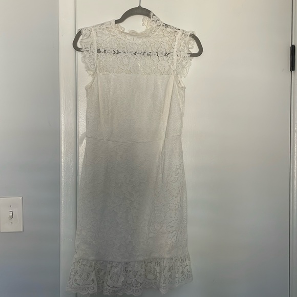 Storia white lace dress size medium - Picture 1 of 4